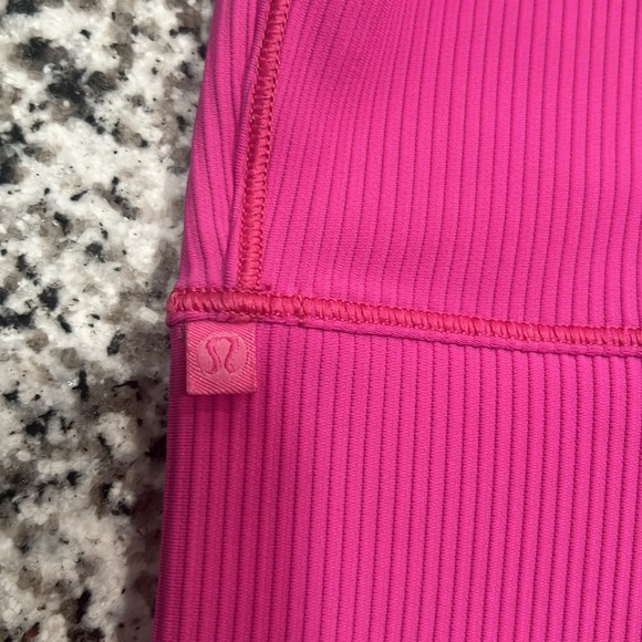 Lululemon Ribbed Power Pivot Tank - Picture 3 of 3